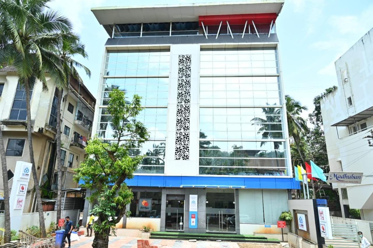 Blue Arrow Hotel Karwar Exterior foto